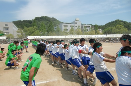 高校部綱引き.JPG