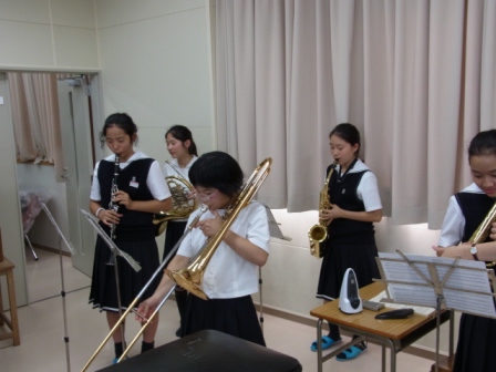 吹奏楽部２.JPG