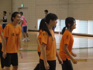 ドッジボールをみんなで行いました。