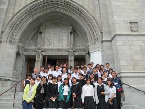 一路、サンフランシスコに向かいました。聖ドミニコ教会は石造りの古い佇まいの教会です。