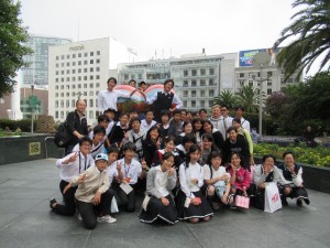 この写真が全員で撮る最後の一枚となりました。